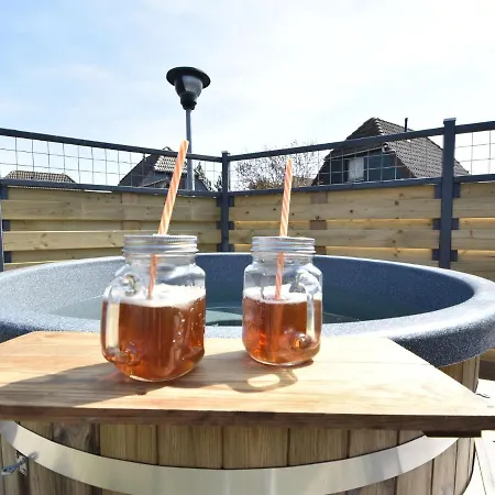 Snug In With Jacuzzi In The Garden * Herkingen